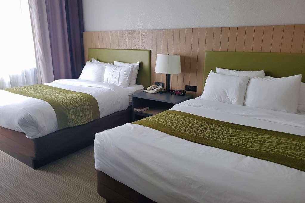 Comfort Inn & Suites Cartersville - Emerson Lake Point Room photo