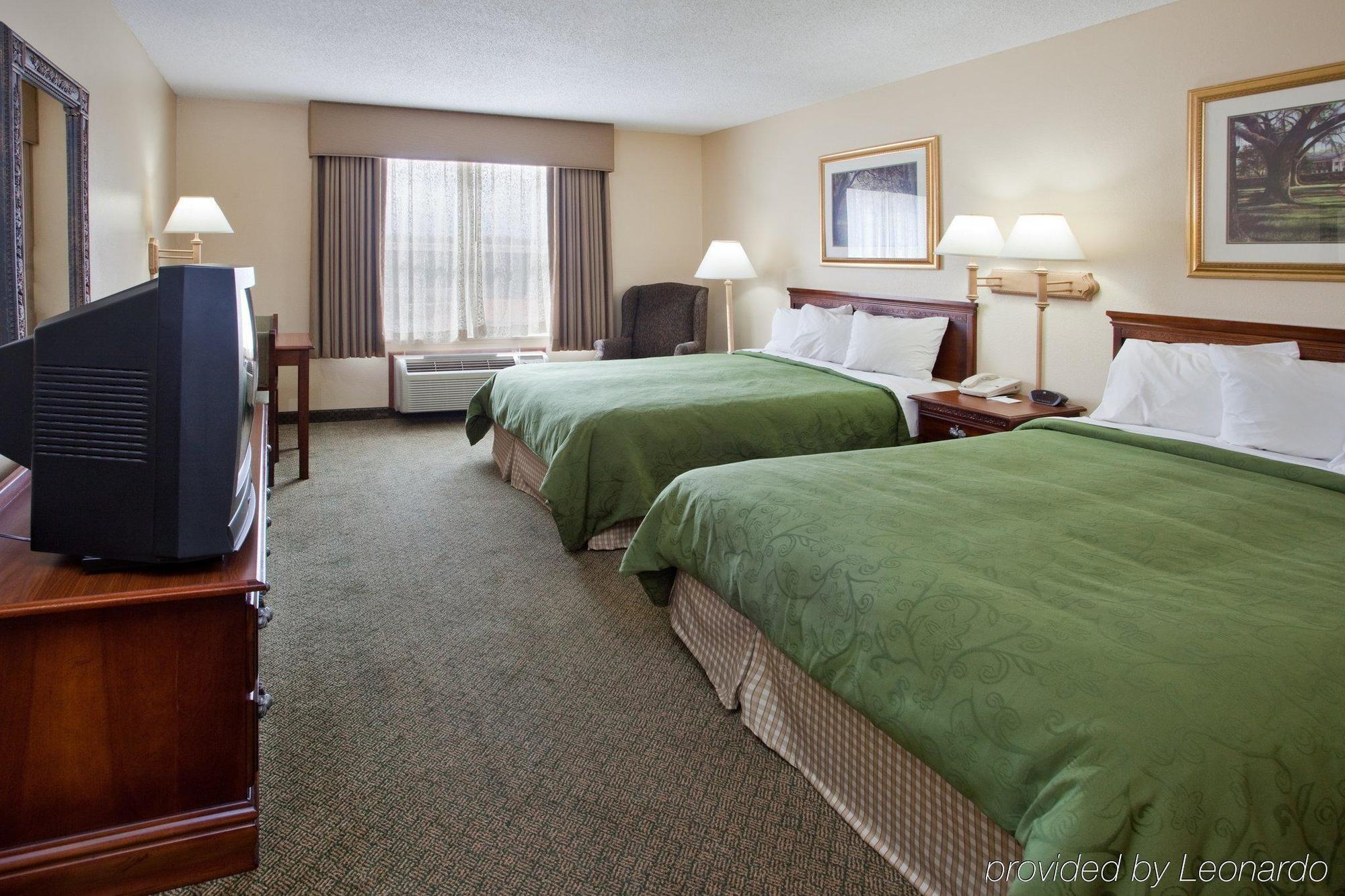 Comfort Inn & Suites Cartersville - Emerson Lake Point Room photo